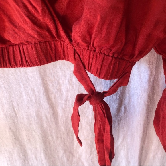 Forever 21 cropped wrap long sleeve top in red with orange undertones size L - Picture 2 of 6